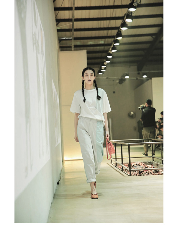 游走碎裂幻境——食草堂2020春夏新品發(fā)布會(圖4) 1-191231112520M0.png