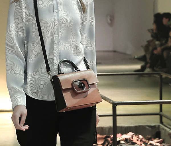 游走碎裂幻境——食草堂2020春夏新品發(fā)布會(圖10)