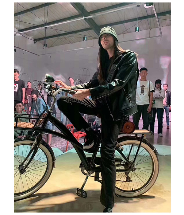 游走碎裂幻境——食草堂2020春夏新品發(fā)布會(圖12)